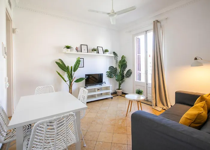 31Par1110 - Mediterranean Style Apartment